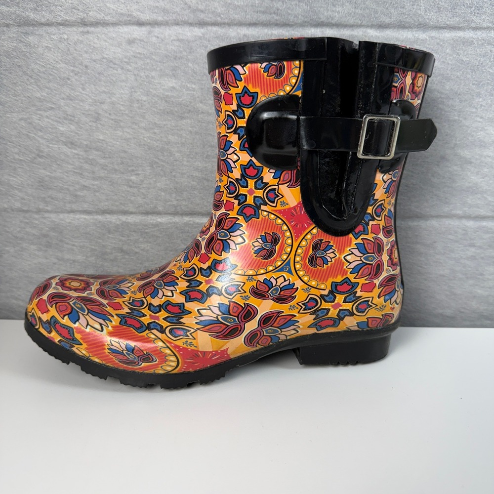 Nomad Womens Size 7 Rain‎ Boots Ankle Mid Calf Floral Print Buckle Black Sole